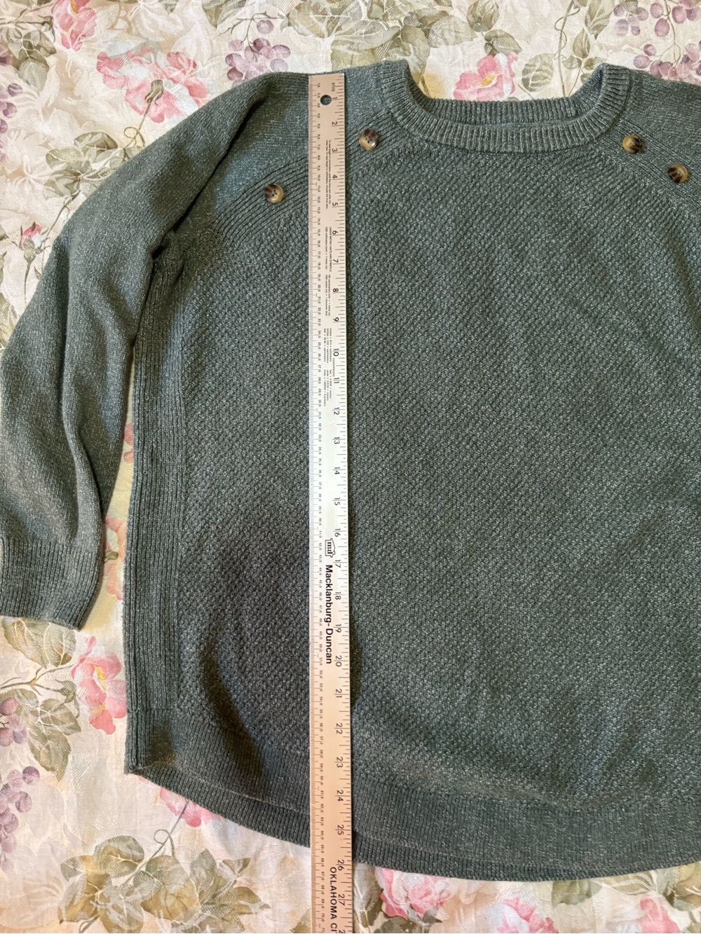 Market & Spruce Sage Green Textured Knit Tunic Sweater 1X Button Shoulder - Picture 2 of 7